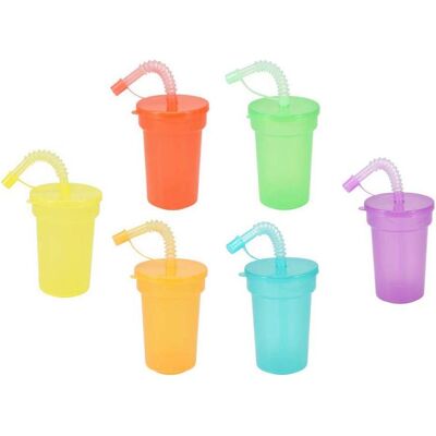 Siaki Collection, Kindergeschirr + Kinderbesteck, Farbige Trinkbecher mit Strohhalm, 6 Stk. Siaki Collection, Kindergeschirr + Kinderbesteck, Farbige Trinkbecher mit Strohhalm, 6 Stk.