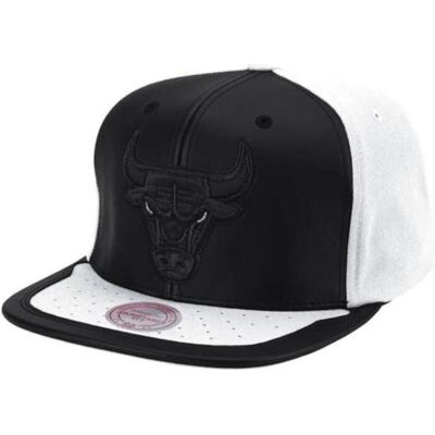 Mitchell & Ness, Herren, Cap, Chicago Bulls Day One Snapback Bulls Cap, Weiss, Schwarz Mitchell & Ness, Herren, Cap, Chicago Bulls Day One Snapback Bulls Cap, Weiss, Schwarz