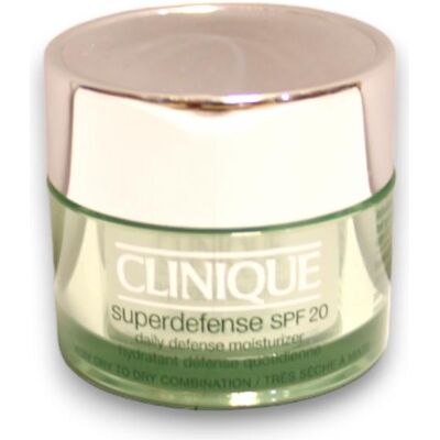 Clinique, BB + CC Creme, Superdefense SPF 20 Daily Defense 15ml (15 ml) Clinique, BB + CC Creme, Superdefense SPF 20 Daily Defense 15ml (15 ml)