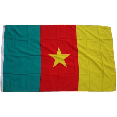 trends4cents, Fahne, XXL Fahne Flagge Kamerun 250 x 150 cm Fahne mit 3 Ösen 100g/m² Stoffgewicht Hissflagge (150 x 250 cm) trends4cents, Fahne, XXL Fahne Flagge Kamerun 250 x 150 cm Fahne mit 3 Ösen 100g/m² Stoffgewicht Hissflagge (150 x 250 cm)