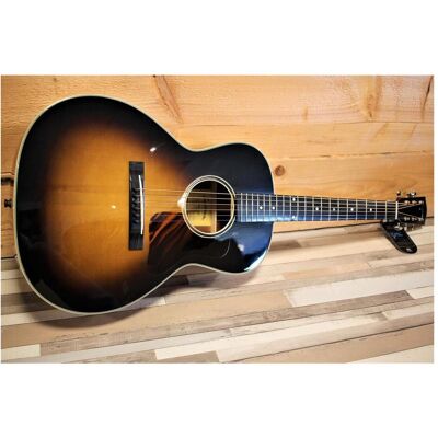 Eastman Guitars Eastman E10ooss-TC Sunburst (Akustik Gitarre, Boden und Zargen: Mahagoni, Decke: Adirondack-Fichte (thermobehandelt), Griffbrett: Ebenholz, Hals: Mahagoni), Gitarre, Braun Eastman Guitars Eastman E10ooss-TC Sunburst (Akustik Gitarre, Boden und Zargen: Mahagoni, Decke: Adirondack-Fichte (thermobehandelt), Griffbrett: Ebenholz, Hals: Mahagoni), Gitarre, Braun