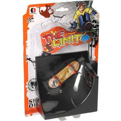 Finger-Skateboard mit Stunt-Sprung Finger-Skateboard mit Stunt-Sprung