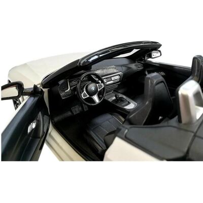 Rastar BMW Z4 Roadster R/C Car 1:14 White Rastar BMW Z4 Roadster R/C Car 1:14 White