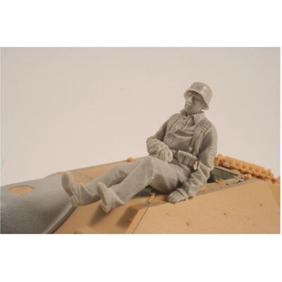 CMK German WWII Hetzer Sitting Infanty man CMK German WWII Hetzer Sitting Infanty man