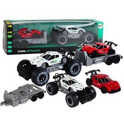 Lean Toys Sport-Geländewagen auf einem Anhänger Lean Toys Sport-Geländewagen auf einem Anhänger