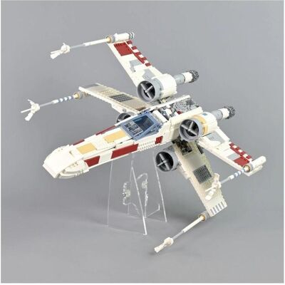 iDisplayit Acryl-Ständer für LEGO 75355 Star WarsUCS X-Wing Starfighter (Angewinkelt 4 cm hoch) iDisplayit Acryl-Ständer für LEGO 75355 Star WarsUCS X-Wing Starfighter (Angewinkelt 4 cm hoch)