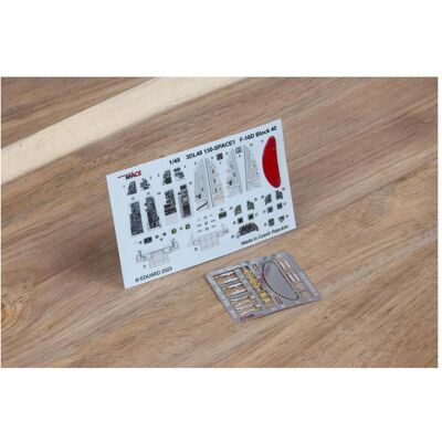 Eduard F-16D Block 40 SPACE 1/48 KINETIC Eduard F-16D Block 40 SPACE 1/48 KINETIC