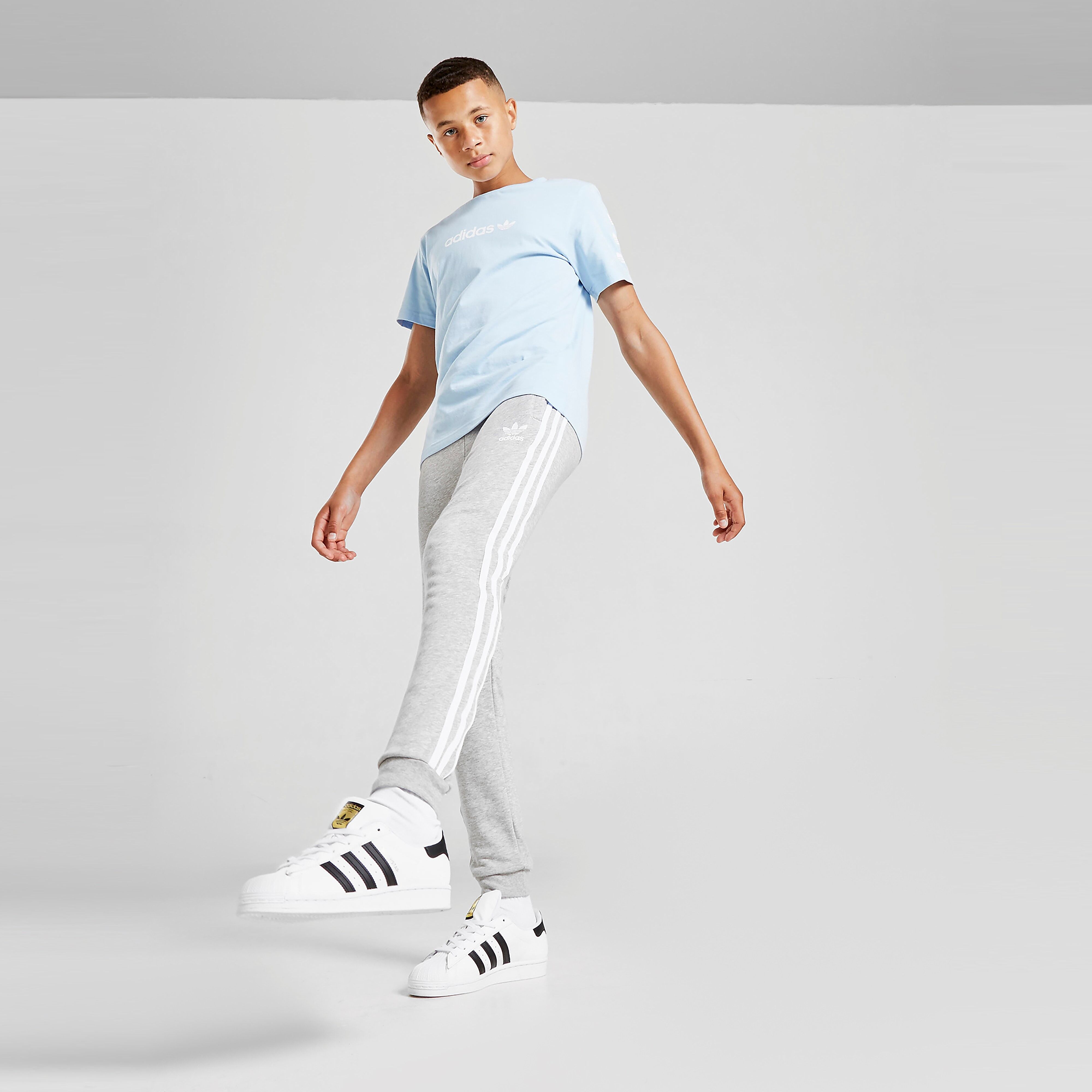 adidas Originals 3-Stripes Trefoil Joggers Junior - Grey - Kids  size: 7-8Y