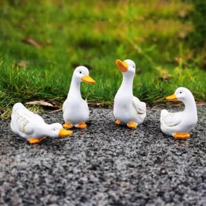 ArmadaDeals Cute Outdoor Simulation Resin Drinking Water Duck Statue Ornament (en anglais), Style 4