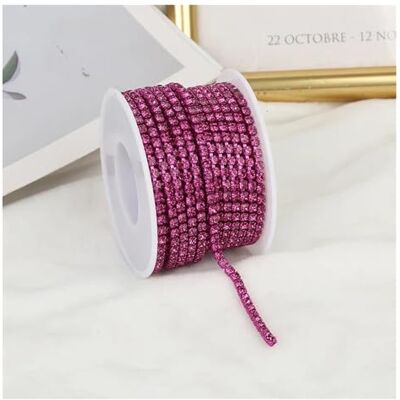 PSNKLMM Bordure de chaîne en strass en verre de 2 à 4 mm avec fond coloré à coudre et colle (fuchsia, 4,6 m, SS8-2,5 mm) PSNKLMM Bordure de chaîne en strass en verre de 2 à 4 mm avec fond coloré à coudre et colle (fuchsia, 4,6 m, SS8-2,5 mm)