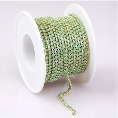 PSNKLMM Chaîne pour tasses avec strass en verre opale rose/vert/bleu de 2 mm, 0,9 m, paillettes, en cristal, pour décoration de robes de mariée (or vert opal, SS6 (2 mm) 4,6 m) PSNKLMM Chaîne pour tasses avec strass en verre opale rose/vert/bleu de 2 mm, 0,9 m, paillettes, en cristal, pour décoration de robes de mariée (or vert opal, SS6 (2 mm) 4,6 m)
