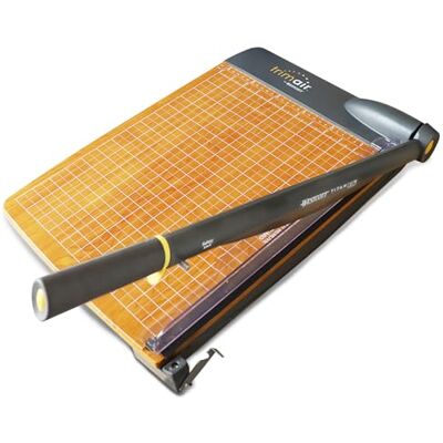 Westcott TrimAir 15107 Coupe-papier de qualité supérieure avec noyau en bois et lame revêtue de titane 38 cm avec grille et échelles de mesure pour jusqu'à 30 feuilles Westcott TrimAir 15107 Coupe-papier de qualité supérieure avec noyau en bois et lame revêtue de titane 38 cm avec grille et échelles de mesure pour jusqu'à 30 feuilles