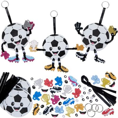 Baker Ross VC129 Kits de porte-clés et pendentifs pour sac Mix & Match sur le thème du football Lot de 6, breloques en mousse sur le thème du football Baker Ross VC129 Kits de porte-clés et pendentifs pour sac Mix & Match sur le thème du football Lot de 6, breloques en mousse sur le thème du football