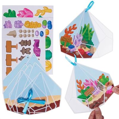 Baker Ross WA115 Kits de décoration mini-autocollants pour terrarium Lot de 5, kits créatifs avec carton, autocollants et superposition en acétate Baker Ross WA115 Kits de décoration mini-autocollants pour terrarium Lot de 5, kits créatifs avec carton, autocollants et superposition en acétate