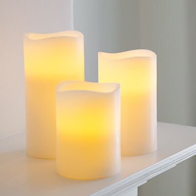 Lights4fun Lot de 3 Bougies Piliers sans Flamme à LED Blanc Chaud à Piles en Cire Véritable avec Minuterie, Décoration pour Intérieur Lights4fun Lot de 3 Bougies Piliers sans Flamme à LED Blanc Chaud à Piles en Cire Véritable avec Minuterie, Décoration pour Intérieur