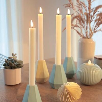Hellum LED Bougies bâton, 4 bougies LED crème, flamme vacillante, avec télécommande, avec fonction minuterie fonctionne sur piles 24,5 x 2,2cm 525236 Hellum LED Bougies bâton, 4 bougies LED crème, flamme vacillante, avec télécommande, avec fonction minuterie fonctionne sur piles 24,5 x 2,2cm 525236