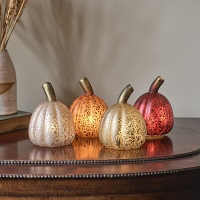 Lights4fun Lot de 4 citrouilles miniatures en verre avec LED blanc chaud – Décoration d'automne avec surface Mercury mate, éclat pierre précieuse & 3 piles LR44 incluses – Pour un intérieur élégant Lights4fun Lot de 4 citrouilles miniatures en verre avec LED blanc chaud – Décoration d'automne avec surface Mercury mate, éclat pierre précieuse & 3 piles LR44 incluses – Pour un intérieur élégant