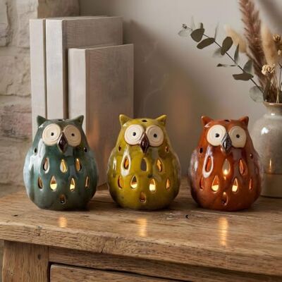 levandeo Lot de 3 bougeoirs hibou Hauteur 11 cm Orange jaune vert Décoration Décoration de hibou peinte à la main en 3 couleurs. Photophores en grès émaillé. Photophore pour une lumière confortable levandeo Lot de 3 bougeoirs hibou Hauteur 11 cm Orange jaune vert Décoration Décoration de hibou peinte à la main en 3 couleurs. Photophores en grès émaillé. Photophore pour une lumière confortable