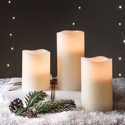 Lights4fun Lot de 9 bougies LED en cire véritable Fonction minuterie Flamme vacillante classique Fonctionne avec piles Décoration de salon Classe énergétique A++ Lights4fun Lot de 9 bougies LED en cire véritable Fonction minuterie Flamme vacillante classique Fonctionne avec piles Décoration de salon Classe énergétique A++
