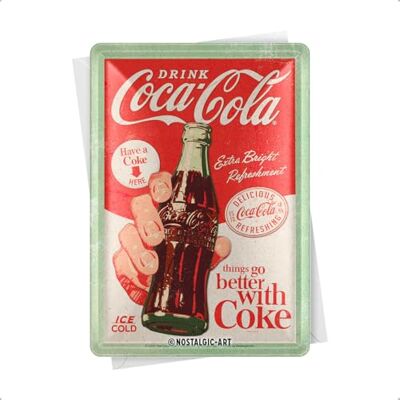 Carte postale rétro en étain, 10 x 14 cm, Coca-Cola – Better with Coca – Idée cadeau pour les fans de Coca – Produit original sous licence (OLP) – Mini plaque en métal comme carte de Carte postale rétro en étain, 10 x 14 cm, Coca-Cola – Better with Coca – Idée cadeau pour les fans de Coca – Produit original sous licence (OLP) – Mini plaque en métal comme carte de