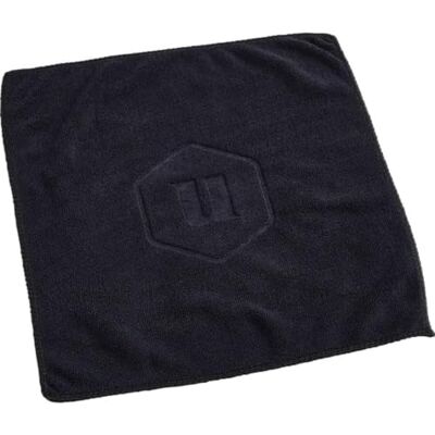 Unicorn Serviette ultra Darts Microfibre très absorbante pour maximiser la prise en main Noir avec logo U en relief Carré de 30 cm Unicorn Serviette ultra Darts Microfibre très absorbante pour maximiser la prise en main Noir avec logo U en relief Carré de 30 cm