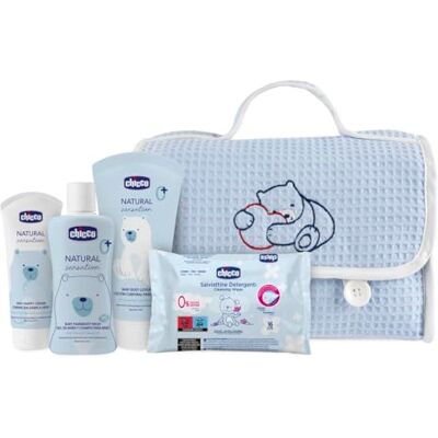 Chicco Natural Sensation, Set de changement de couche et de bain avec trousse de toilette en coton, bain shampooing sans larmes 200 ml, crème corporelle 150 ml, pâte apaisante 100 ml, lingettes Chicco Natural Sensation, Set de changement de couche et de bain avec trousse de toilette en coton, bain shampooing sans larmes 200 ml, crème corporelle 150 ml, pâte apaisante 100 ml, lingettes