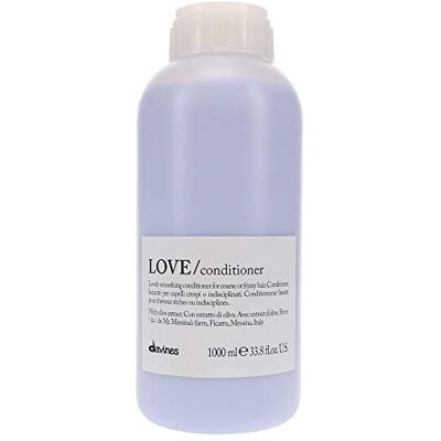 Davines Essential Haircare Love Après-shampoing lissant 1000 ml (taille salon) Davines Essential Haircare Love Après-shampoing lissant 1000 ml (taille salon)