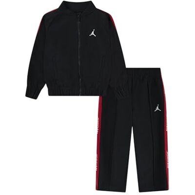 NIKE Jordan Survêtement pour garçon Acétate Essentials Noir/rouge/blanc 8-10 ans NIKE Jordan Survêtement pour garçon Acétate Essentials Noir/rouge/blanc 8-10 ans