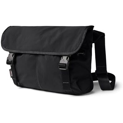 Bellroy Cinch Messenger 12 L, Sac à bandoulière léger Black Sac à bandoulière léger, 12 L, en tissu résistant à l'eau, organisation ingénieuse et rangement optimisé Bellroy Cinch Messenger 12 L, Sac à bandoulière léger Black Sac à bandoulière léger, 12 L, en tissu résistant à l'eau, organisation ingénieuse et rangement optimisé