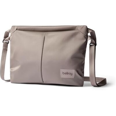 Bellroy Laneway Sacoche, Sac à bandoulière fin Fawn Sac à bandoulière polyvalent et plat 3,5 L, avec place pour passeports, téléphone et petits essentiels Bellroy Laneway Sacoche, Sac à bandoulière fin Fawn Sac à bandoulière polyvalent et plat 3,5 L, avec place pour passeports, téléphone et petits essentiels