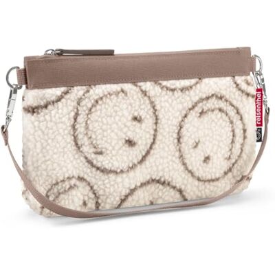 reisenthel mini pouch Le petit sac pour tout ce qui est important. Le sac IT-Bag, sac à main, avec dragonne ou bandoulière. Il est vraiment élégant et un véritable atout ! reisenthel mini pouch Le petit sac pour tout ce qui est important. Le sac IT-Bag, sac à main, avec dragonne ou bandoulière. Il est vraiment élégant et un véritable atout !