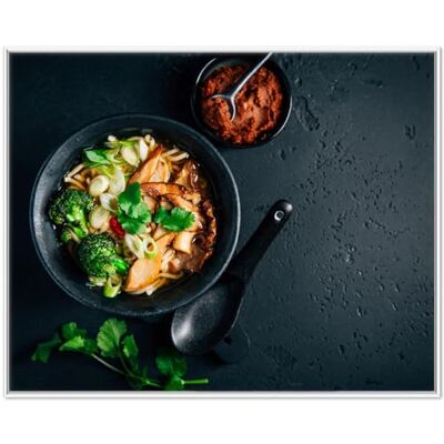 Wallario Poster avec cadre blanc Soirée asiatique Soupe fraîche aux ramen 40 x 50 cm Wallario Poster avec cadre blanc Soirée asiatique Soupe fraîche aux ramen 40 x 50 cm