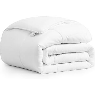 UGG Aimee 23742 Couette basique hypoallergénique pour lit double – Couverture matelassée lavable en machine – Couette alternative cousue en carré, lit double/grand lit, blanc vif 23742 UGG Aimee 23742 Couette basique hypoallergénique pour lit double – Couverture matelassée lavable en machine – Couette alternative cousue en carré, lit double/grand lit, blanc vif 23742