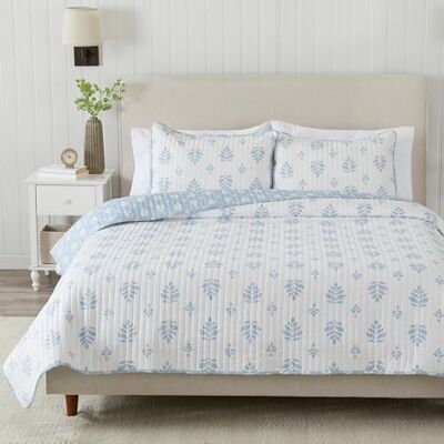 Great Bay Home Couette légère réversible 3 pièces avec 2 taies d'oreiller pour très grand lit Toutes saisons, moderne, à fleurs Ensembles de couvre-lit floral bleu Courtepointes Great Bay Home Couette légère réversible 3 pièces avec 2 taies d'oreiller pour très grand lit Toutes saisons, moderne, à fleurs Ensembles de couvre-lit floral bleu Courtepointes