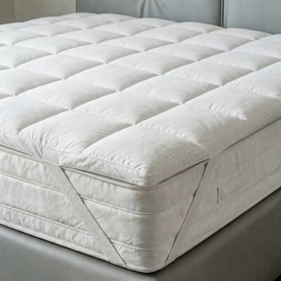 Italian Bed Linen Topper One Lit carré et demi 120 x 195 cm, matelassé, matelassé avec élastiques Italian Bed Linen Topper One Lit carré et demi 120 x 195 cm, matelassé, matelassé avec élastiques
