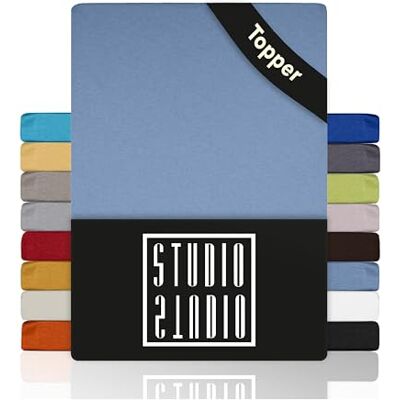 STUDIO Topper Drap-Housse 160x200cm – Jersey 100 % Coton Peigné – Bleu Moyen – Certifié OEKO-TEX – Infroissable, Extensible – Pour Matelas 15–25 cm STUDIO Topper Drap-Housse 160x200cm – Jersey 100 % Coton Peigné – Bleu Moyen – Certifié OEKO-TEX – Infroissable, Extensible – Pour Matelas 15–25 cm