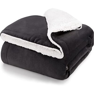 Blumtal Plaid Polaire 220 x 240 Certifié OEKO-TEX®, Sherpa, Couverture Haute Qualité, Doux, Chaud, Moelleux, Anthracite Blumtal Plaid Polaire 220 x 240 Certifié OEKO-TEX®, Sherpa, Couverture Haute Qualité, Doux, Chaud, Moelleux, Anthracite