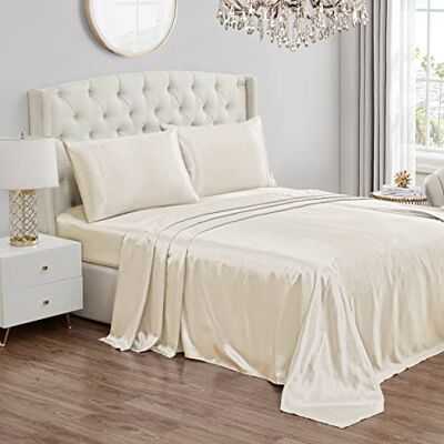 Juicy Couture Parure de lit en satin à poches profondes avec 1 drap-housse, 1 drap plat et 1 taie d'oreiller, infroissable et anti-boulochage, ivoire Juicy Couture Parure de lit en satin à poches profondes avec 1 drap-housse, 1 drap plat et 1 taie d'oreiller, infroissable et anti-boulochage, ivoire
