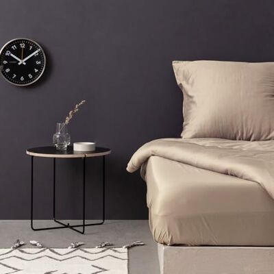 Nuit Des Rêves Luxurious Satin Double Small Fitted Sheet, 100% coton, 130 x 190 + 30 cm, 210 fils, beige Doux, durable, lavable en machine à 30 °C Nuit Des Rêves Luxurious Satin Double Small Fitted Sheet, 100% coton, 130 x 190 + 30 cm, 210 fils, beige Doux, durable, lavable en machine à 30 °C