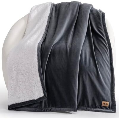 UGG Bliss 23854 Couverture polaire double face en flanelle pelucheuse, très grande taille, pour canapé et lit, style hôtel, confortable, décoration d'intérieur et chaleur ultime 177 x 127 cm Bleu UGG Bliss 23854 Couverture polaire double face en flanelle pelucheuse, très grande taille, pour canapé et lit, style hôtel, confortable, décoration d'intérieur et chaleur ultime 177 x 127 cm Bleu