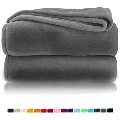 heimtexland Plaid douillet en flanelle chaude Certifié Oekotex Couvre-lit Couverture de canapé Non pelucheuse Super douce Taille XL 150 x 200 cm Type 380 Gris anthracite heimtexland Plaid douillet en flanelle chaude Certifié Oekotex Couvre-lit Couverture de canapé Non pelucheuse Super douce Taille XL 150 x 200 cm Type 380 Gris anthracite