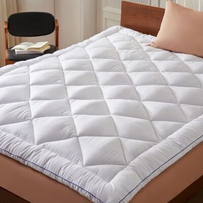 CASABEL Surmatelas Douceur 180 x 200 cm en Microfibre Respirante avec Liseré Bleu – Ultra Moelleux, Anti-Acariens – Idéal pour Matelas 2 Places CASABEL Surmatelas Douceur 180 x 200 cm en Microfibre Respirante avec Liseré Bleu – Ultra Moelleux, Anti-Acariens – Idéal pour Matelas 2 Places