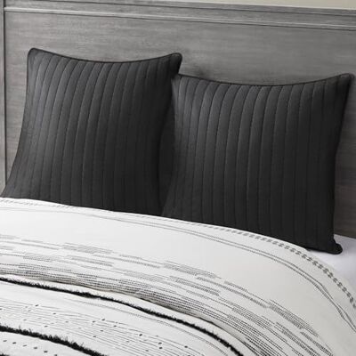 Ink+Ivy Housse de coussin décorative carrée européenne, fermeture éclair dissimulée (coussin non inclus), coton, matelassé, noir, 66 cm Ink+Ivy Housse de coussin décorative carrée européenne, fermeture éclair dissimulée (coussin non inclus), coton, matelassé, noir, 66 cm