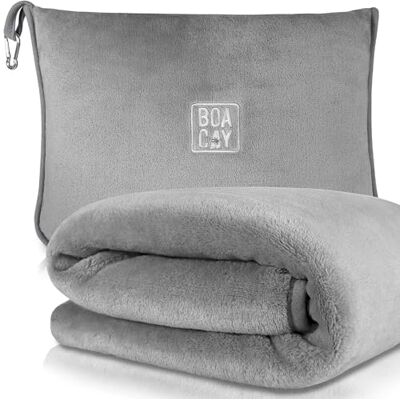BOACAY Couverture de Voyage Douce et Chaude pour Avion et Voiture Essentiel pour les Longs Vols pour Femmes, Hommes, Enfants Oreiller Compact Avec Manchon pour Bagages et Clip pour Sac à Dos BOACAY Couverture de Voyage Douce et Chaude pour Avion et Voiture Essentiel pour les Longs Vols pour Femmes, Hommes, Enfants Oreiller Compact Avec Manchon pour Bagages et Clip pour Sac à Dos