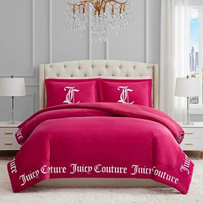 Juicy Couture Parure de lit 3 pièces, style gothique, 1 couette 228,5 x 234 cm et 2 taies d'oreiller 51 x 66 cm infroissables, qualité supérieure, pour lit Queen Size, rose vif Juicy Couture Parure de lit 3 pièces, style gothique, 1 couette 228,5 x 234 cm et 2 taies d'oreiller 51 x 66 cm infroissables, qualité supérieure, pour lit Queen Size, rose vif