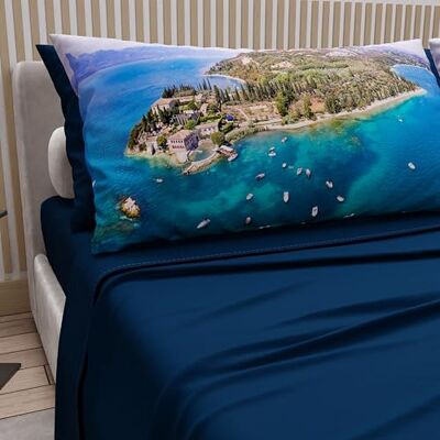PETTI Artigiani Italiani Parure de lit en coton avec taies d'oreiller en impression numérique, drap simple, avec lit fantaisie Lac de Garde Bleu Nuit, 100% Made in Italy PETTI Artigiani Italiani Parure de lit en coton avec taies d'oreiller en impression numérique, drap simple, avec lit fantaisie Lac de Garde Bleu Nuit, 100% Made in Italy