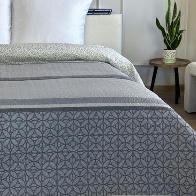 Euromat Couvre-lit matelassé (sans taie d'oreiller) Dimensions : 220 x 240 cm Gris foncé SY-7135 Euromat Couvre-lit matelassé (sans taie d'oreiller) Dimensions : 220 x 240 cm Gris foncé SY-7135