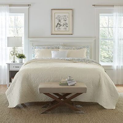 Laura Ashley Felicity Collection Parure de lit 100% coton, réversible, toutes saisons avec taies d'oreiller assorties, prélavée pour plus de douceur, grand lit, ivoire Laura Ashley Felicity Collection Parure de lit 100% coton, réversible, toutes saisons avec taies d'oreiller assorties, prélavée pour plus de douceur, grand lit, ivoire