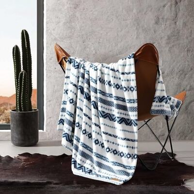 Wrangler Couverture, literie en polaire douce en peluche, décoration occidentale pour lit ou canapé, bleu motif Diamond Trail, 127 x 152 cm Wrangler Couverture, literie en polaire douce en peluche, décoration occidentale pour lit ou canapé, bleu motif Diamond Trail, 127 x 152 cm