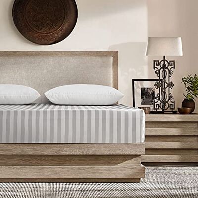 Damier Drap-housse en satin de 140 x 200 cm Blanc Soie brillante Bandes de satin de qualité supérieure Convient pour matelas jusqu'à 30 cm Damier Drap-housse en satin de 140 x 200 cm Blanc Soie brillante Bandes de satin de qualité supérieure Convient pour matelas jusqu'à 30 cm